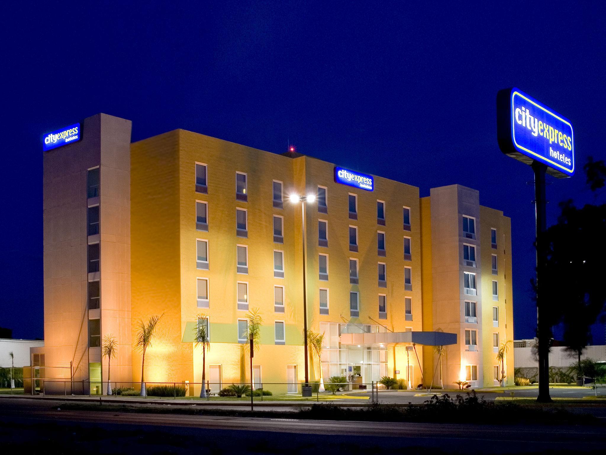 City Express By Marriott Celaya Parque Exterior foto