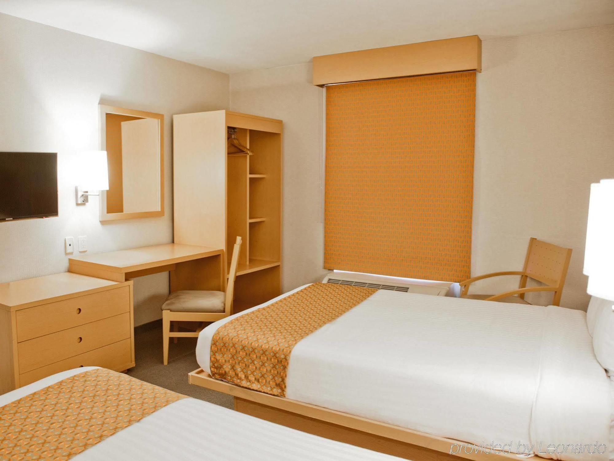 City Express By Marriott Celaya Parque Exterior foto