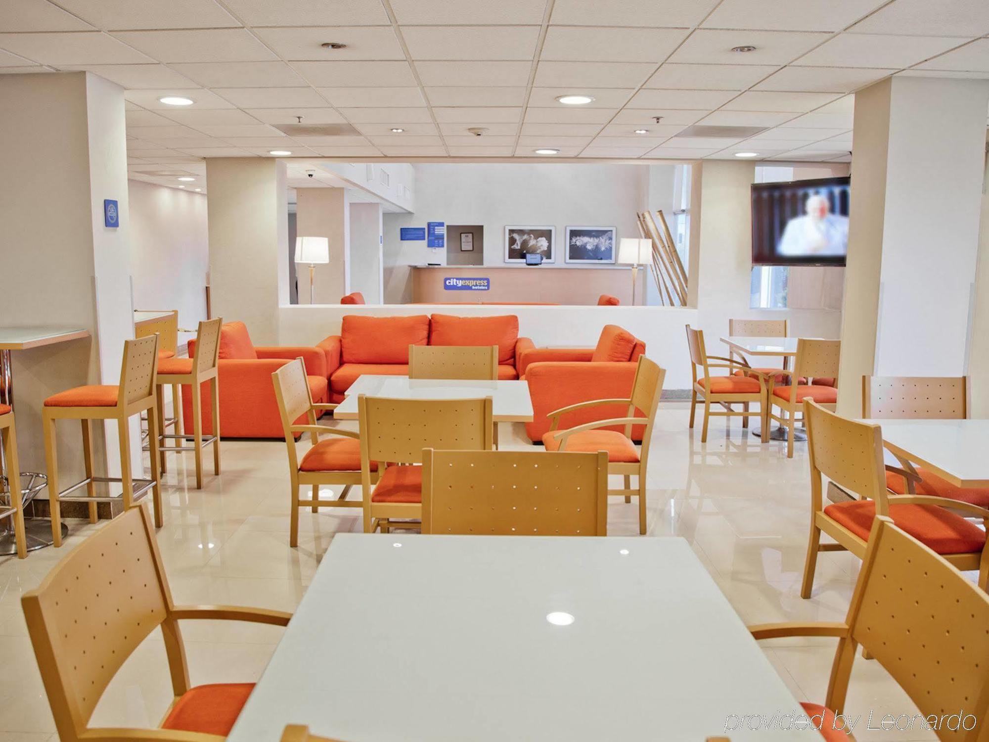 City Express By Marriott Celaya Parque Exterior foto